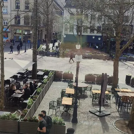 Core - Bullseye Apartment *